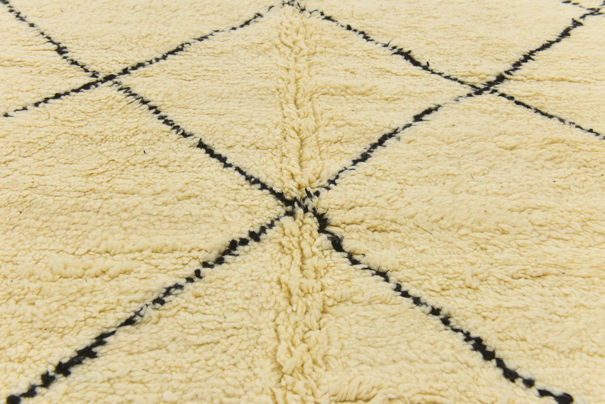 6' 10 x 10' 4 Hand Knotted Moroccan Wool Rug