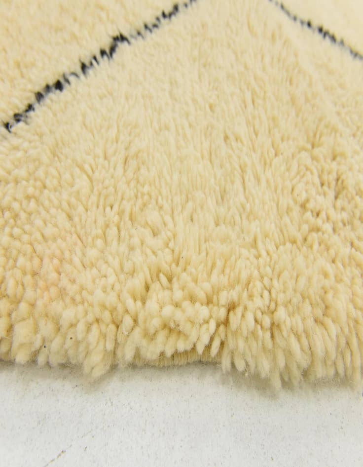 Detail image of 6' 5 x 9' 10  Hand Knotted Moroccan Wool Rug