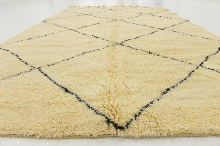 Detail image of 6' 5 x 9' 10 Hand Knotted Moroccan Wool Rug