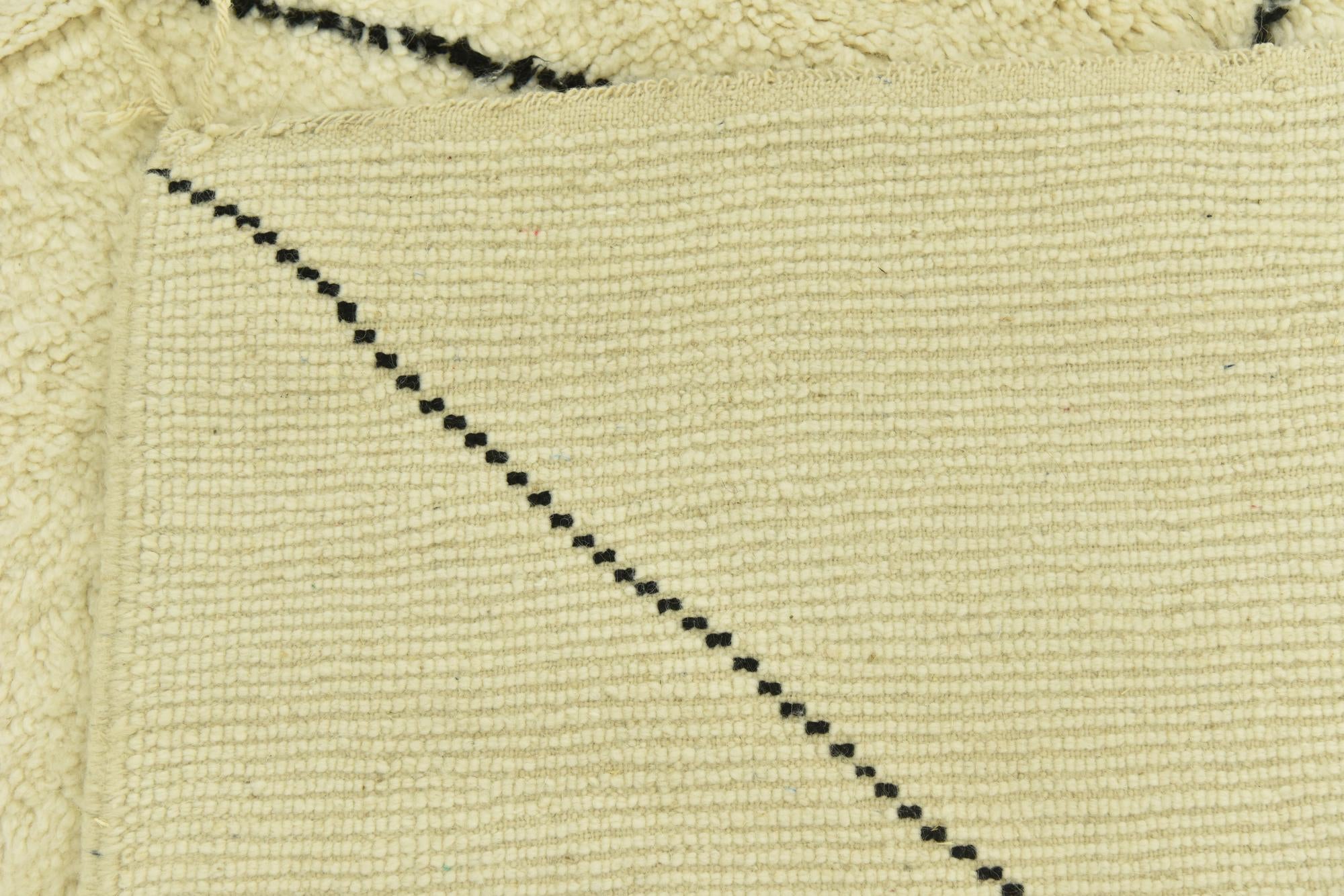 7' x 10' 2 Hand Knotted Moroccan Wool Rug