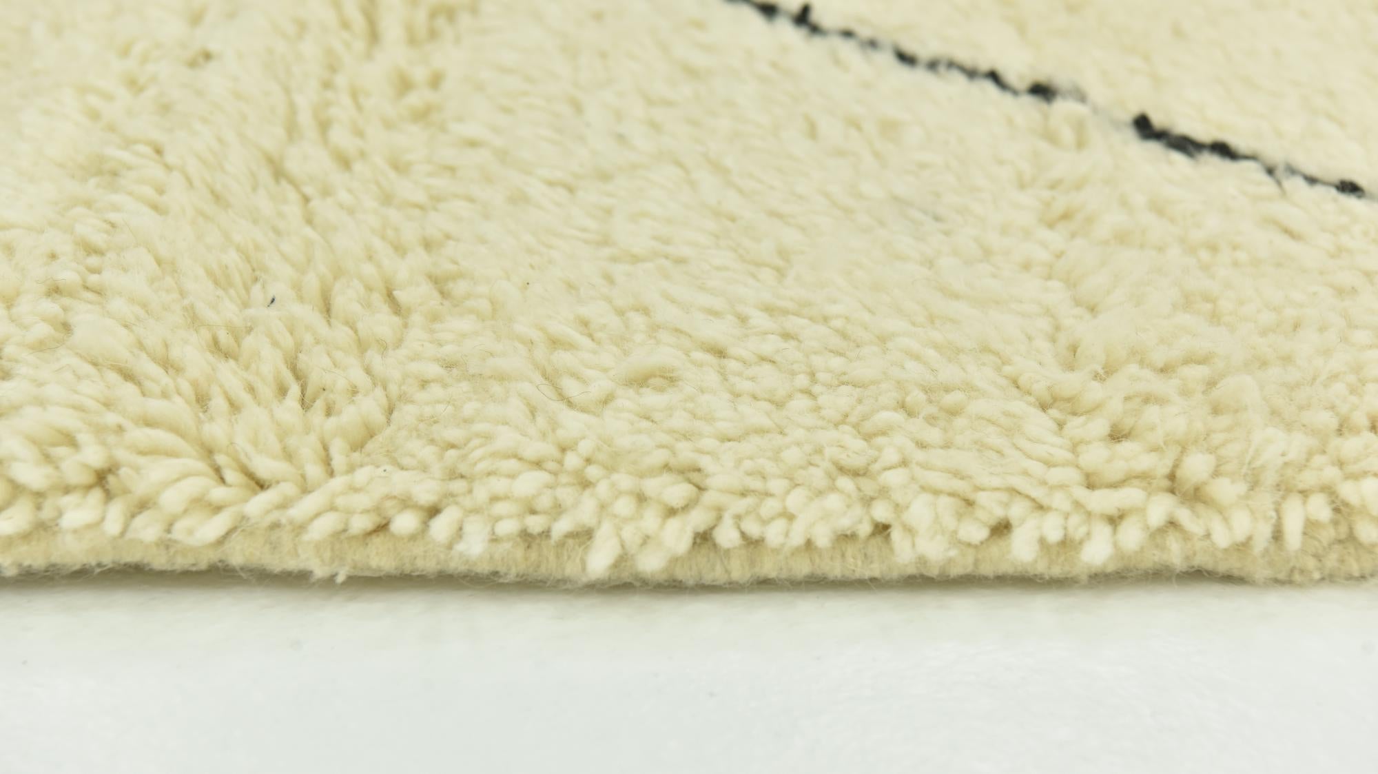 7' x 10' 2 Hand Knotted Moroccan Wool Rug