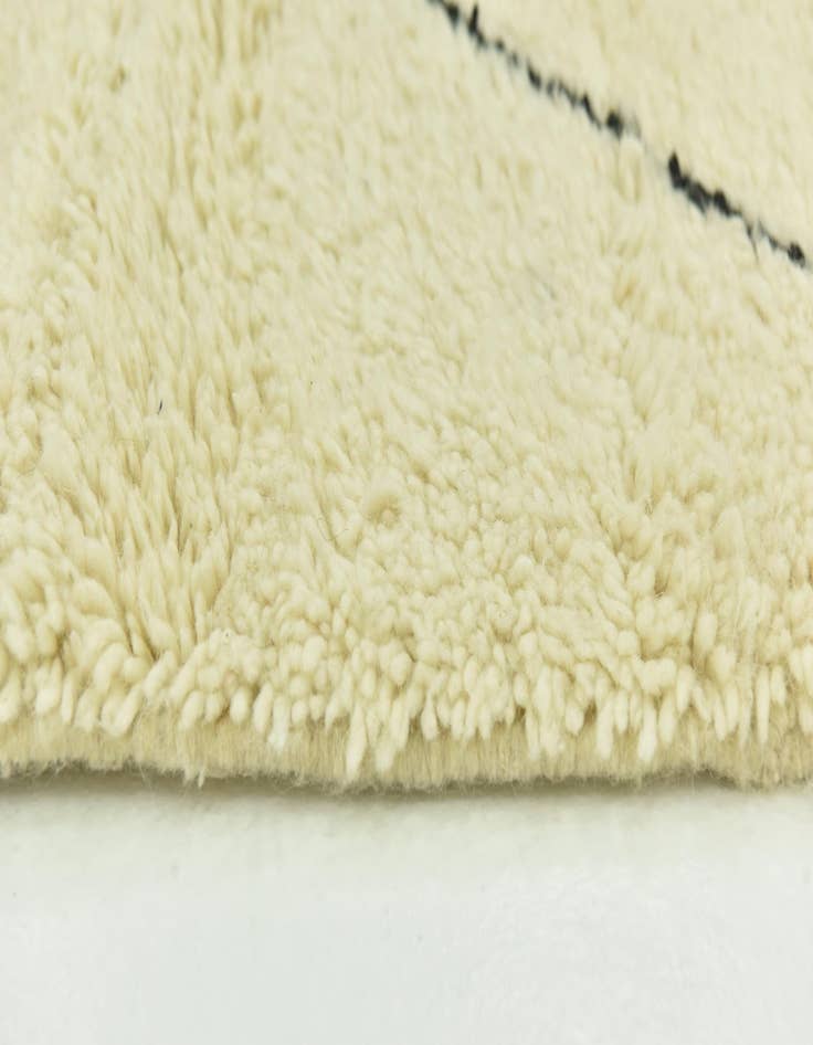 Detail image of 7' x 10' 2  Hand Knotted Moroccan Wool Rug