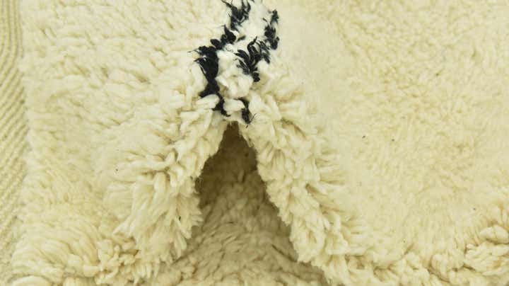 5' 6 x 8' 8 Hand Knotted Moroccan Wool Rug