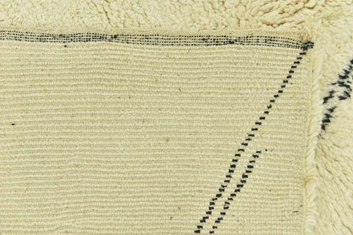 5' 6 x 8' 8 Hand Knotted Moroccan Wool Rug