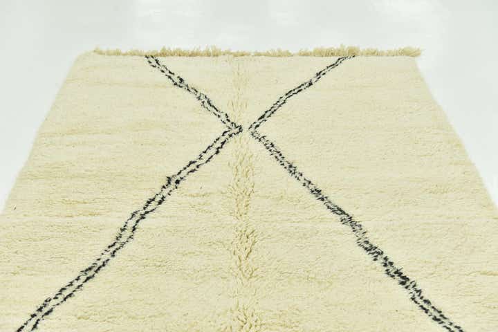 5' 6 x 8' 8 Hand Knotted Moroccan Wool Rug