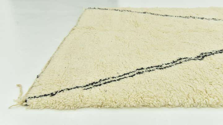5' 6 x 8' 8 Hand Knotted Moroccan Wool Rug