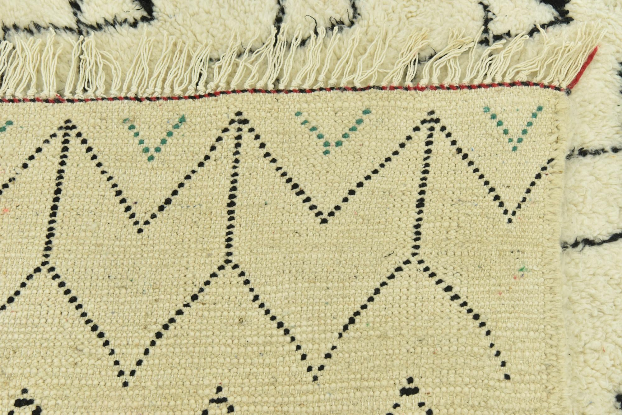 5' x 9' 2 Hand Knotted Moroccan Wool Rug