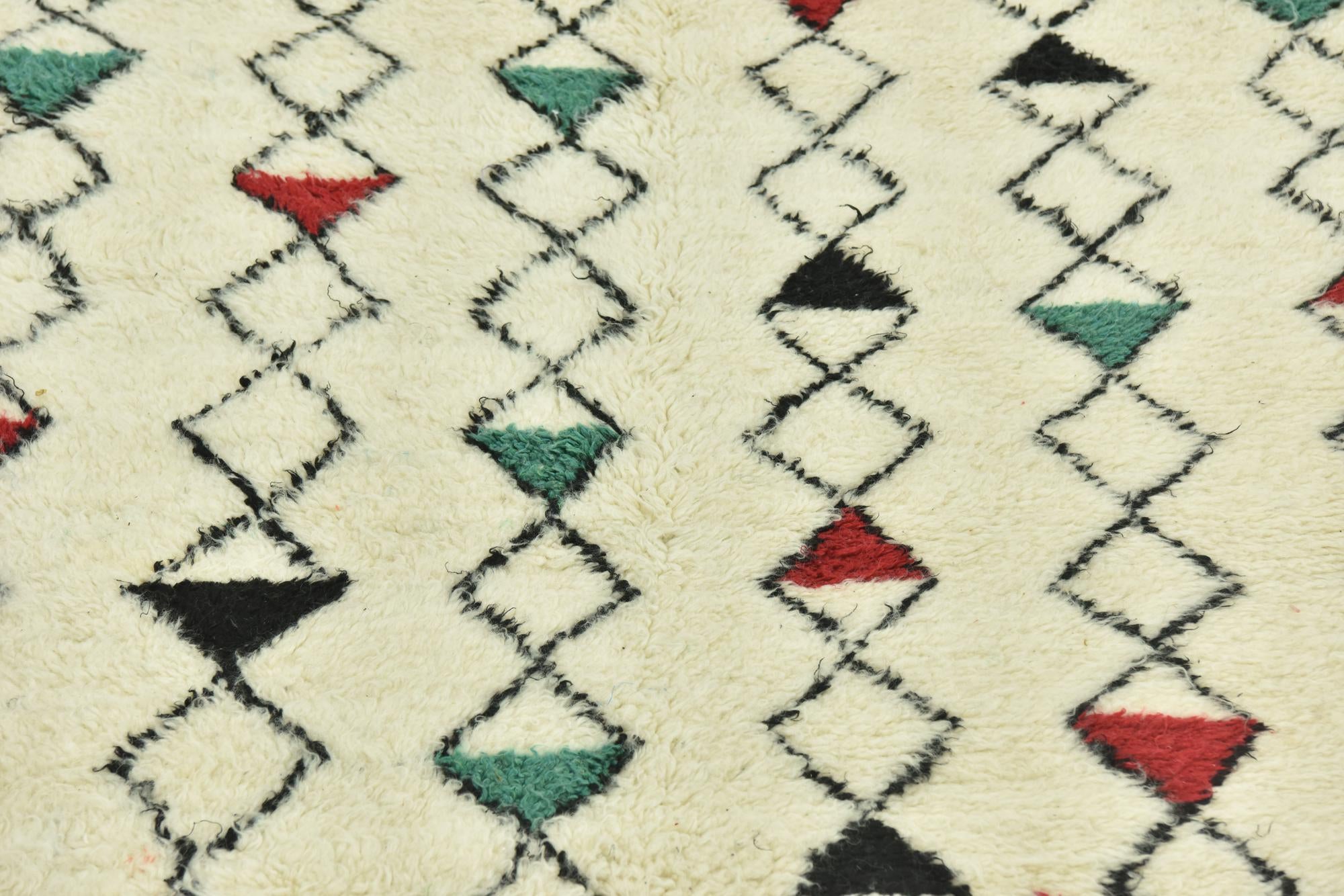 5' x 9' 2 Hand Knotted Moroccan Wool Rug
