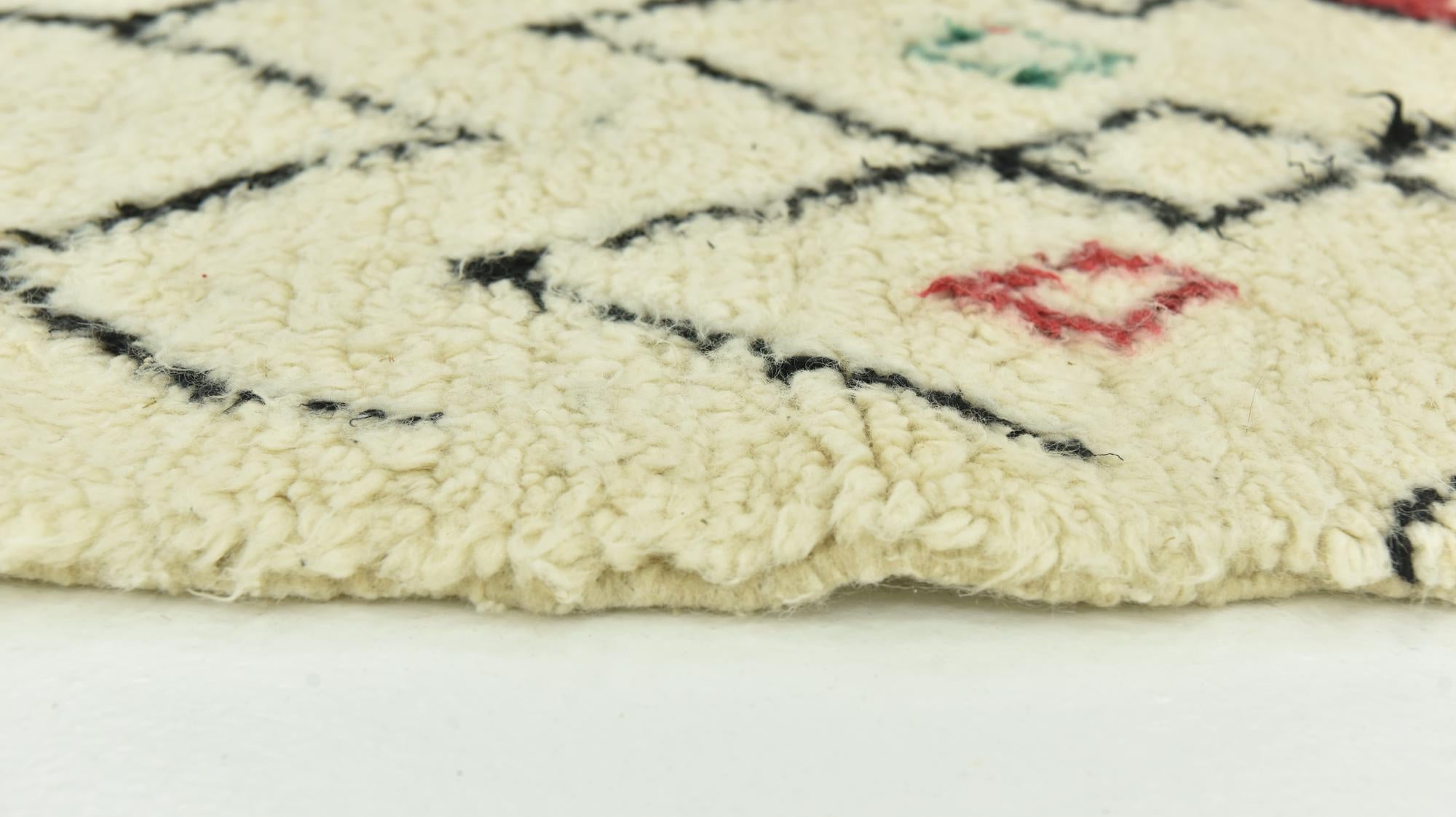 5' x 9' 2 Hand Knotted Moroccan Wool Rug