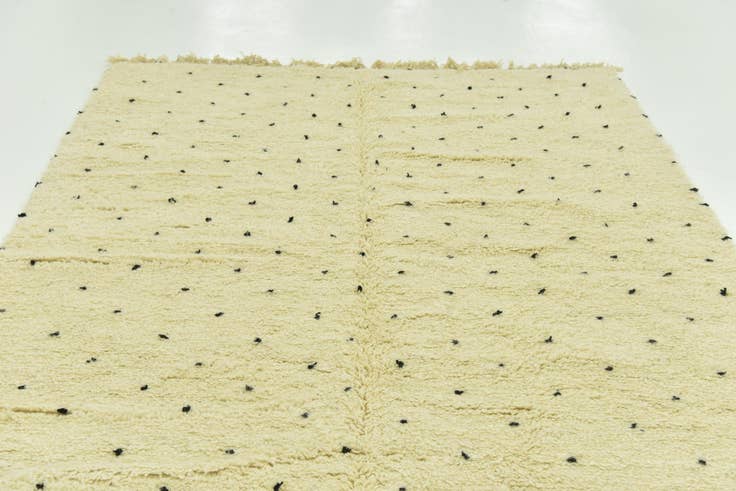 Detail image of 6' 6 x 9' 10 Hand Knotted Moroccan Wool Rug