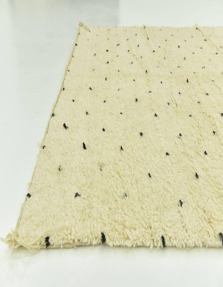 Detail image of 6' 6 x 9' 10  Hand Knotted Moroccan Wool Rug