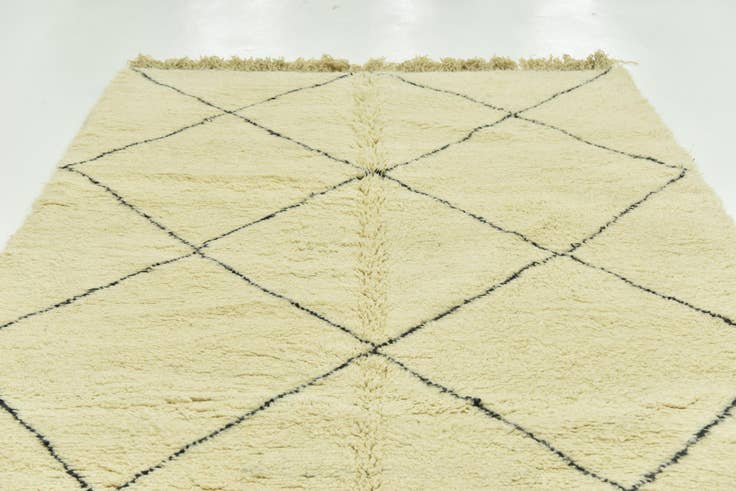 Detail image of 6' 7 x 10' Hand Knotted Moroccan Wool Rug