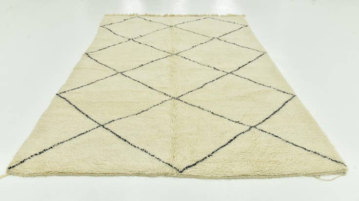 Detail image of 6' 6 x 9' 10 Hand Knotted Moroccan Wool Rug