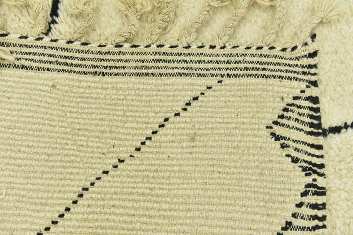 5' 5 x 8' 6 Hand Knotted Moroccan Wool Rug