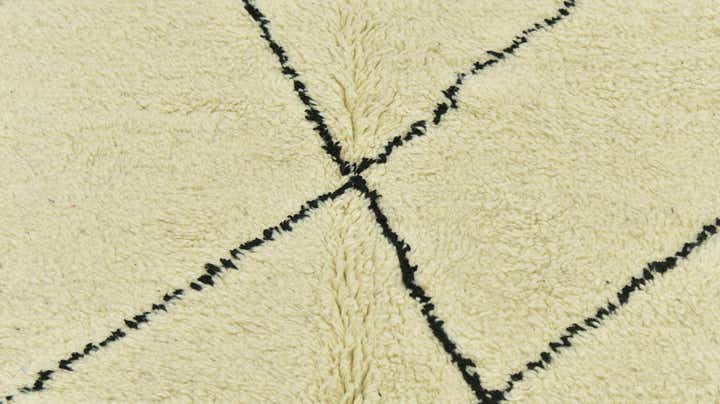 5' 5 x 8' 6 Hand Knotted Moroccan Wool Rug