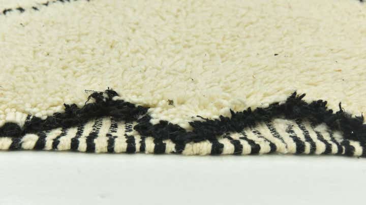 5' 5 x 8' 6 Hand Knotted Moroccan Wool Rug
