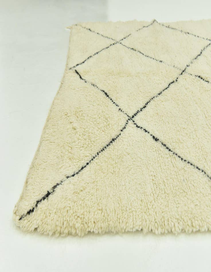 Detail image of 6' 6 x 9' 2  Hand Knotted Moroccan Wool Rug