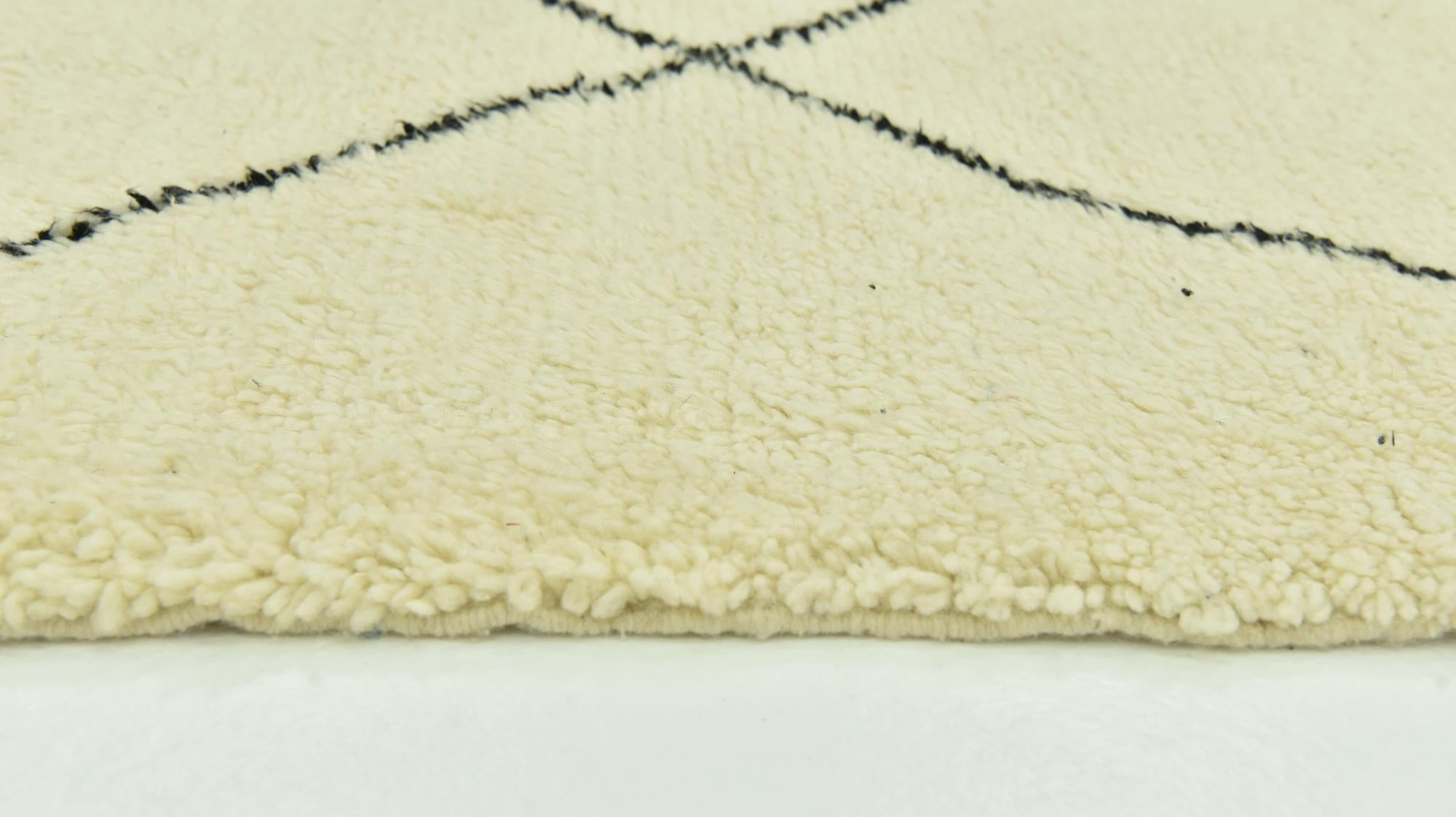6' 7 x 8' Hand Knotted Moroccan Wool Rug