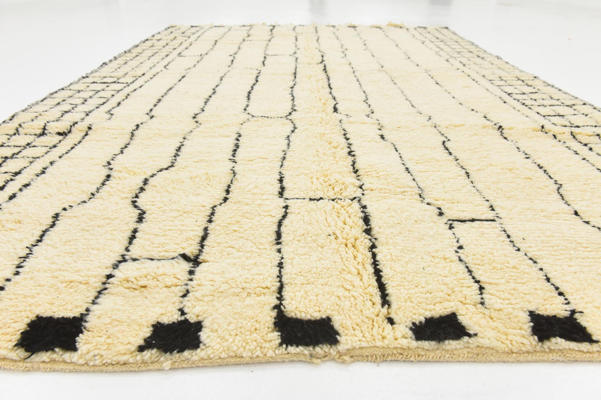 6' 9 x 10' 5 Hand Knotted Moroccan Wool Rug
