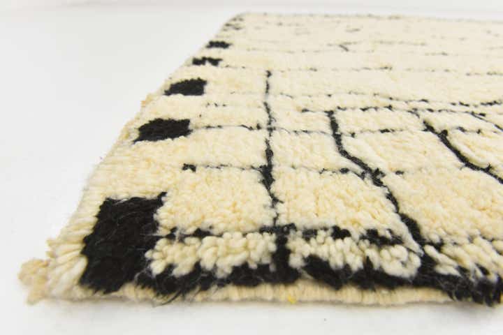 6' 9 x 10' 5 Hand Knotted Moroccan Wool Rug