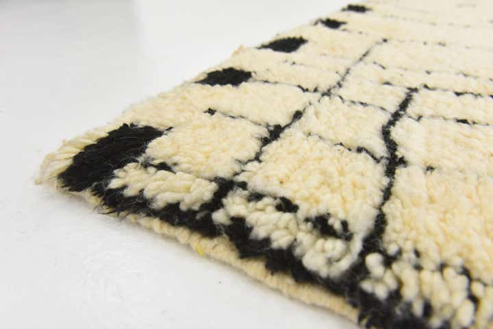 6' 9 x 10' 5 Hand Knotted Moroccan Wool Rug