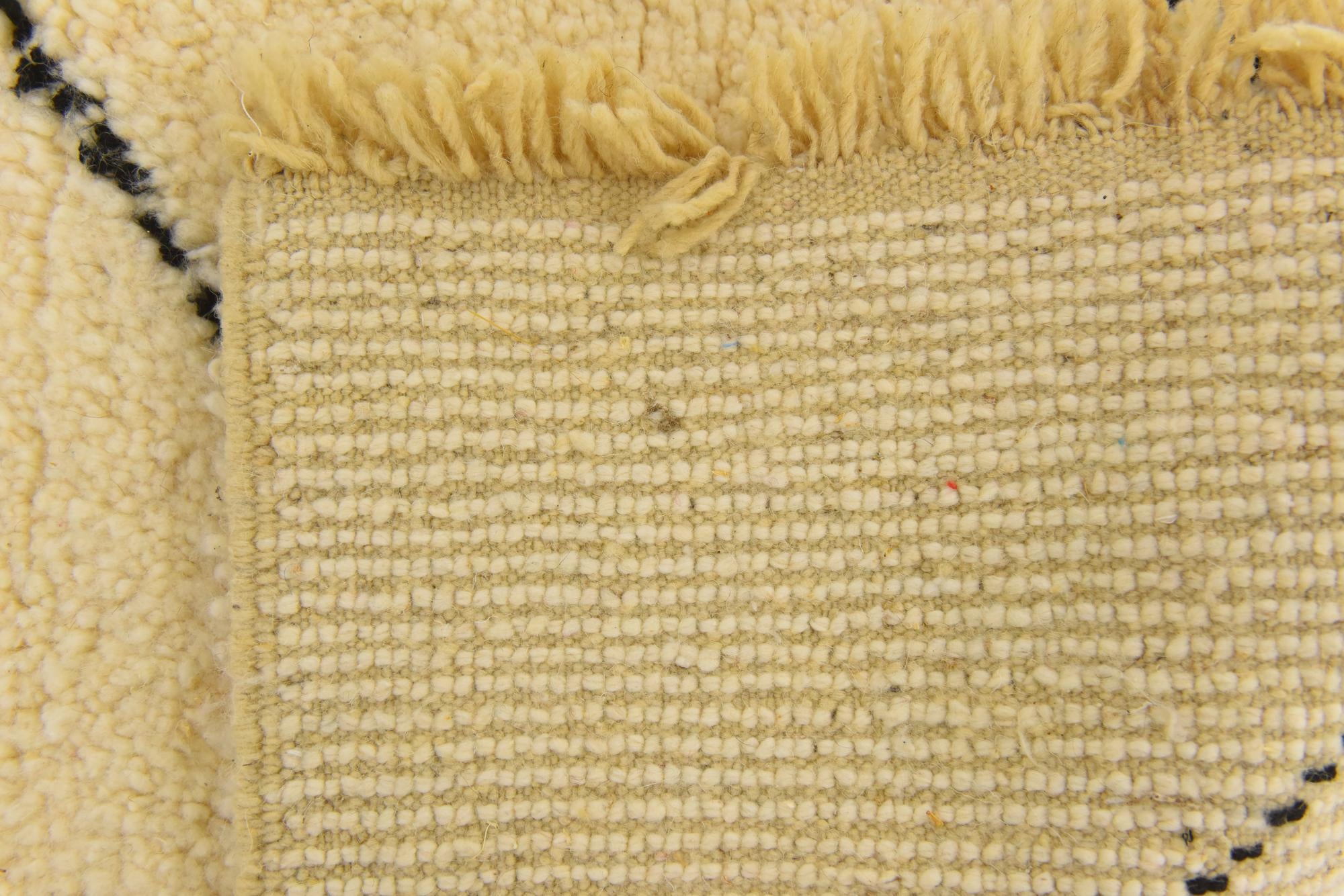 2' 9 x 4' 8 Hand Knotted Moroccan Wool Rug