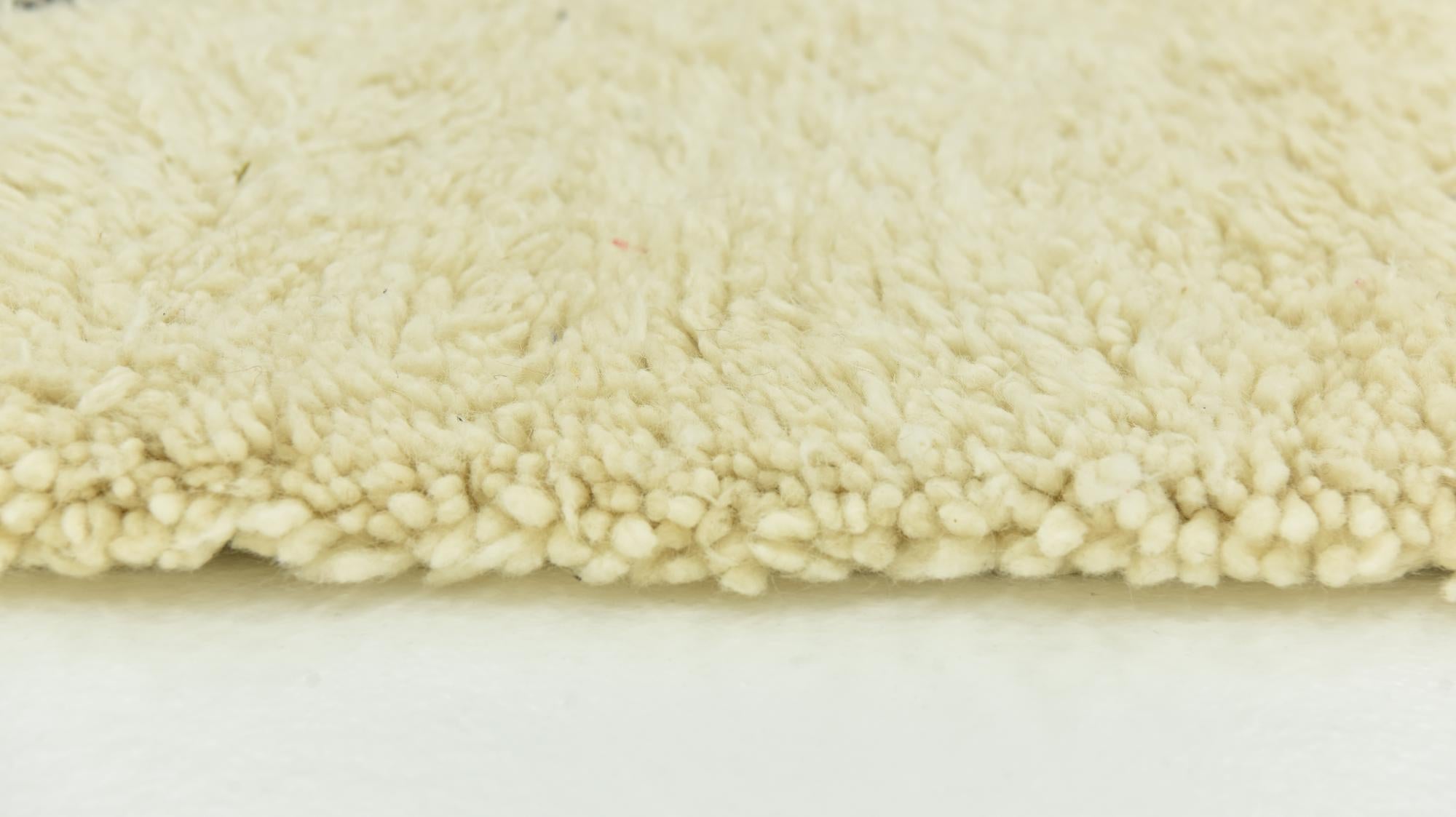 7' 1 x 9' 6 Hand Knotted Moroccan Wool Rug