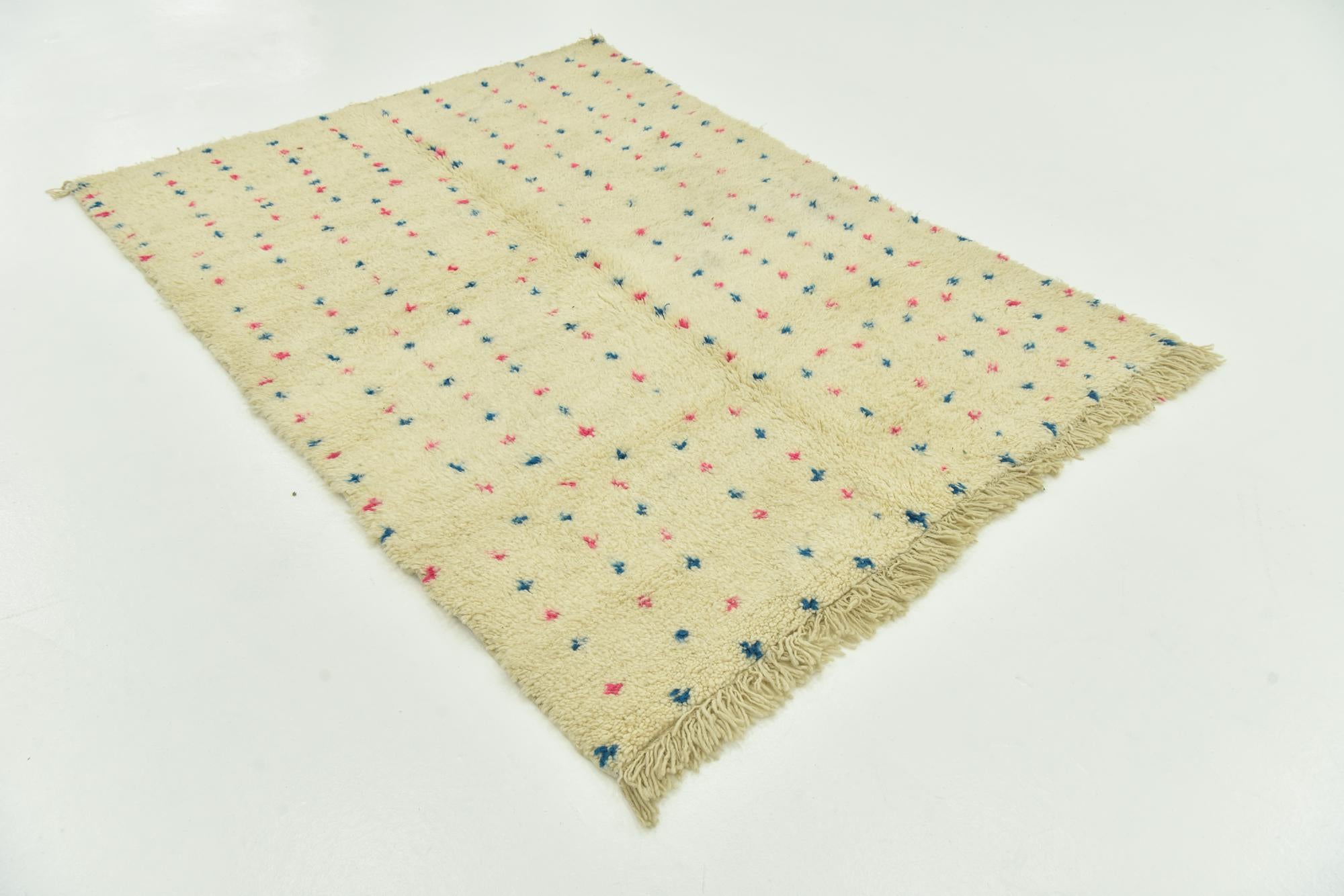 4' 10 x 6' 7 Hand Knotted Moroccan Wool Rug