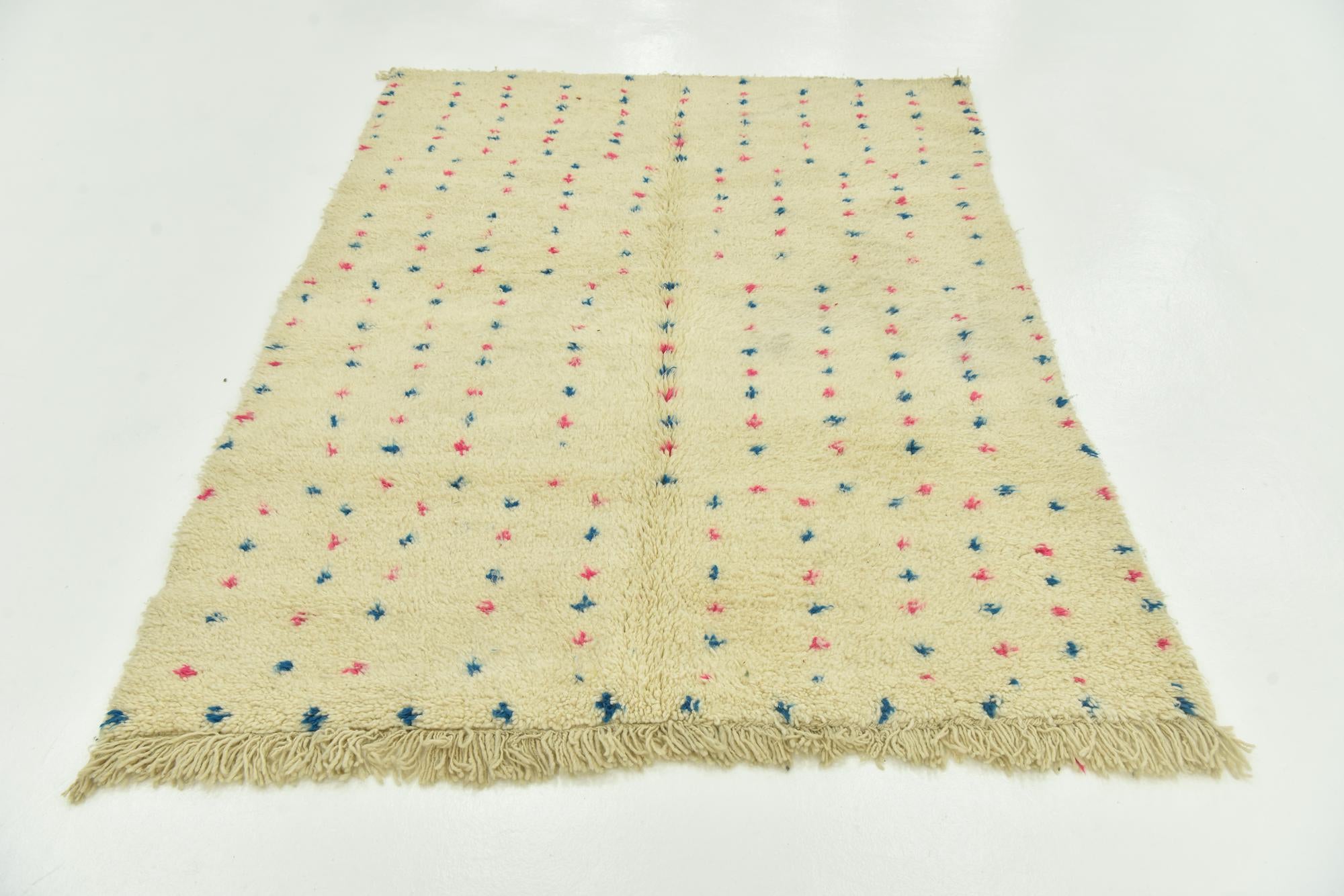 4' 10 x 6' 7 Hand Knotted Moroccan Wool Rug