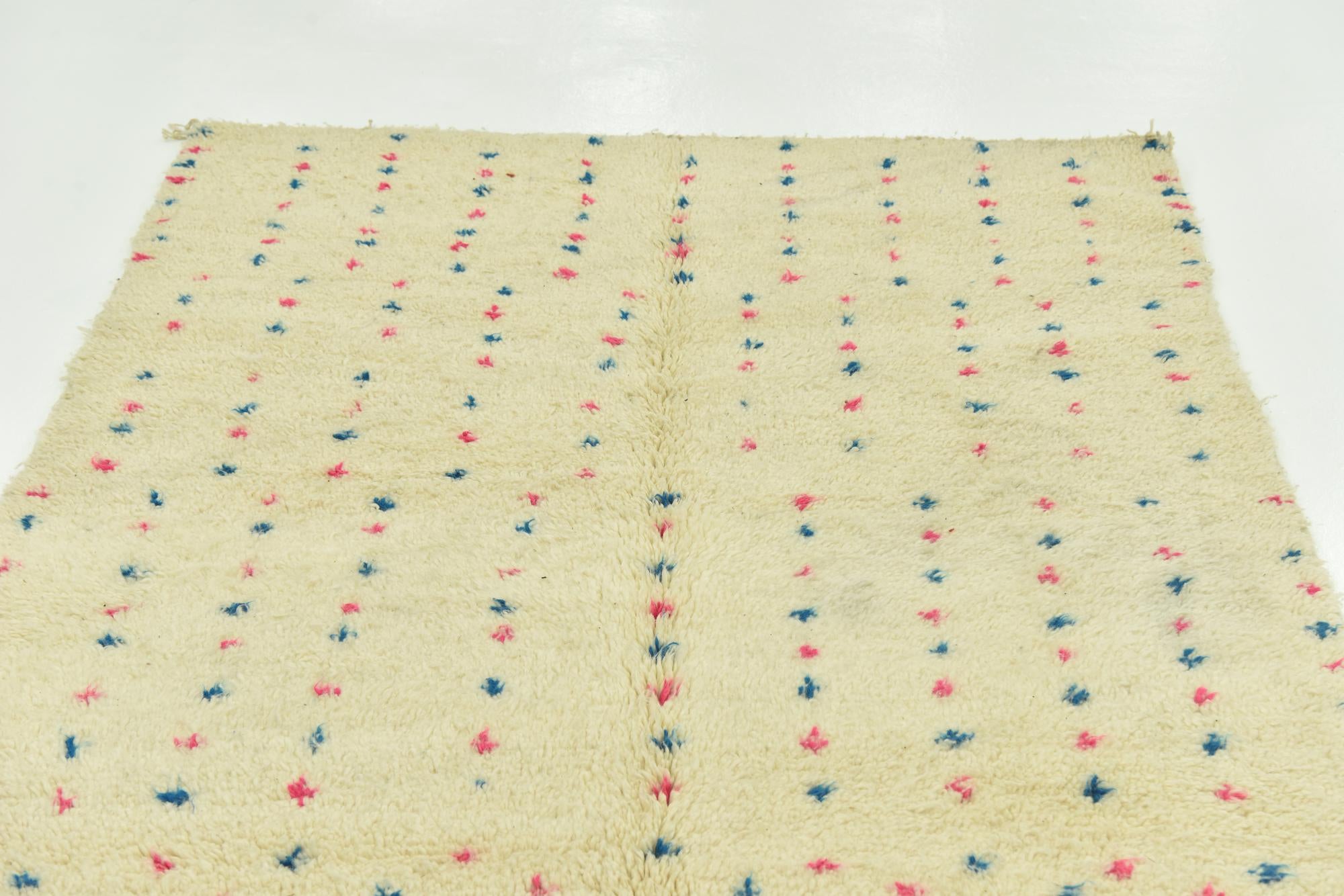 4' 10 x 6' 7 Hand Knotted Moroccan Wool Rug