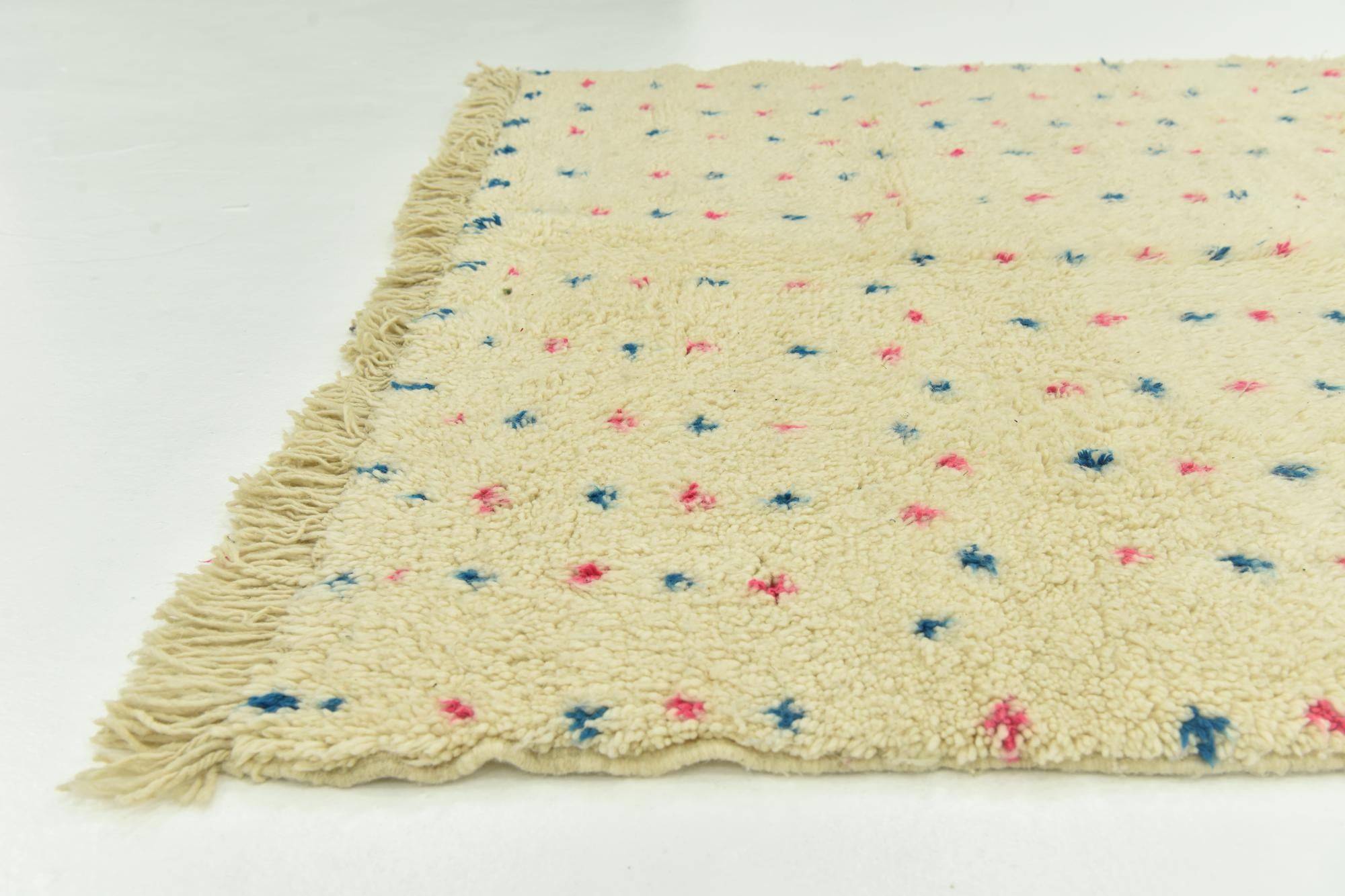 4' 10 x 6' 7 Hand Knotted Moroccan Wool Rug