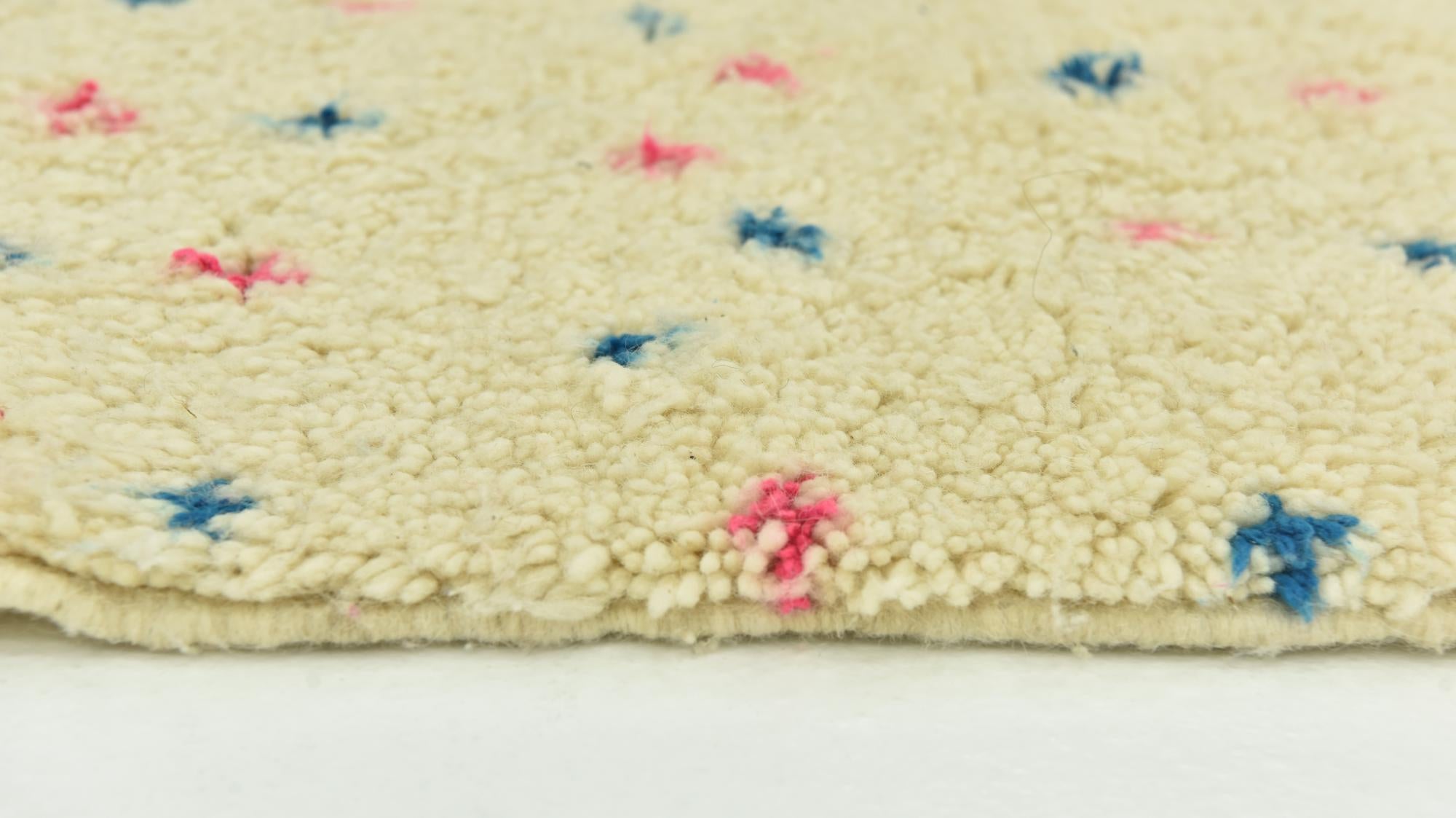 4' 10 x 6' 7 Hand Knotted Moroccan Wool Rug