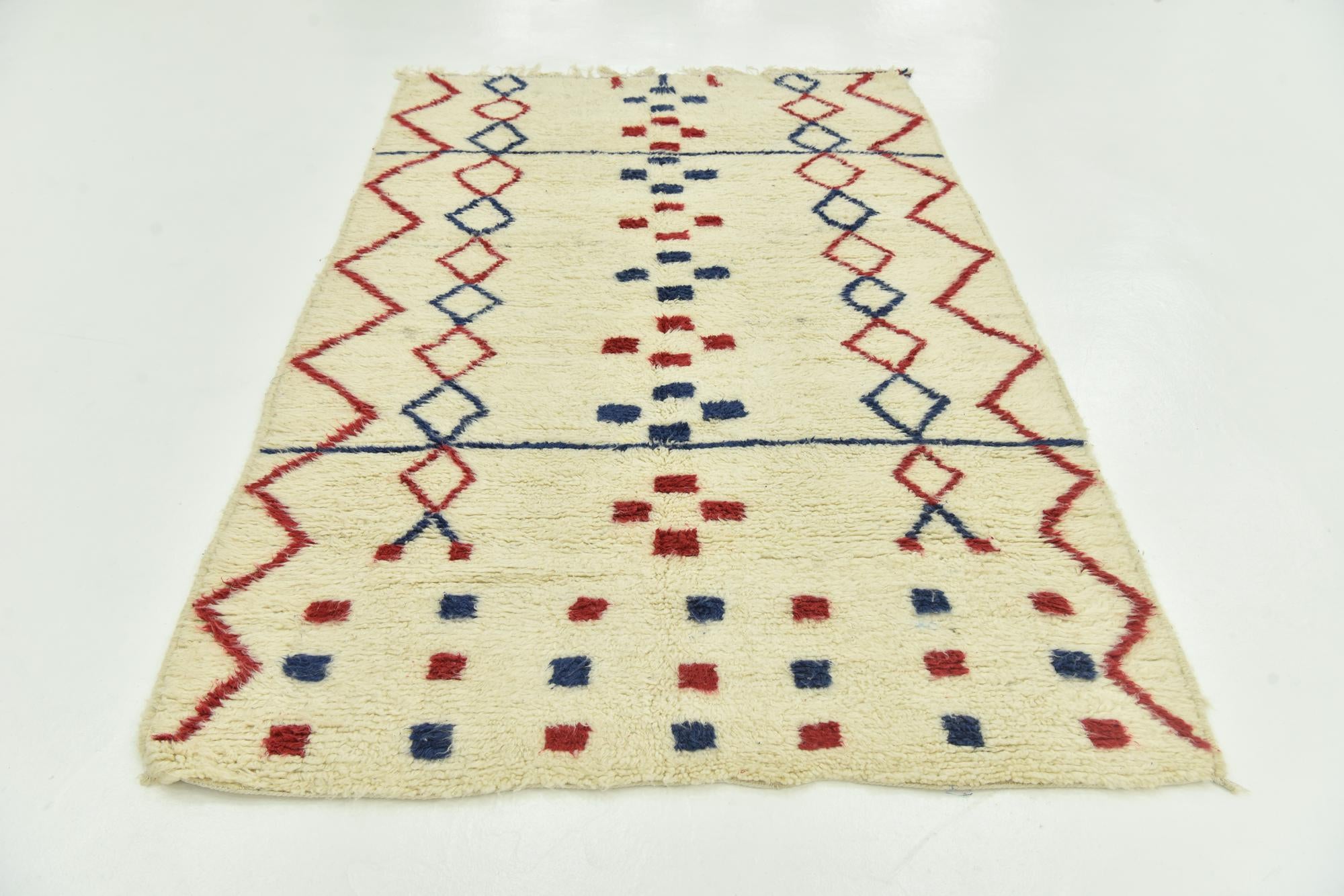 5' 1 x 8' 5 Hand Knotted Moroccan Wool Rug