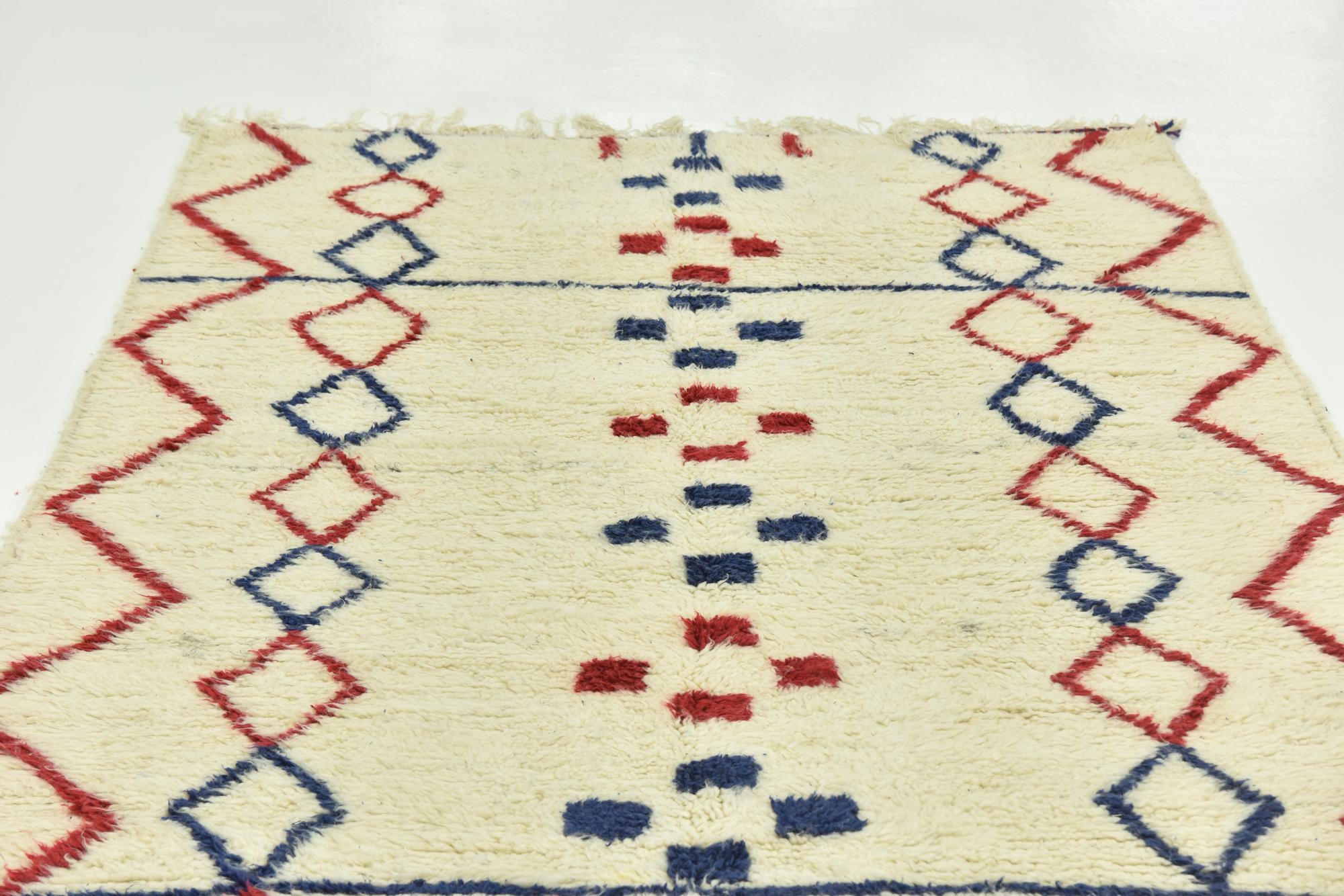 5' 1 x 8' 5 Hand Knotted Moroccan Wool Rug