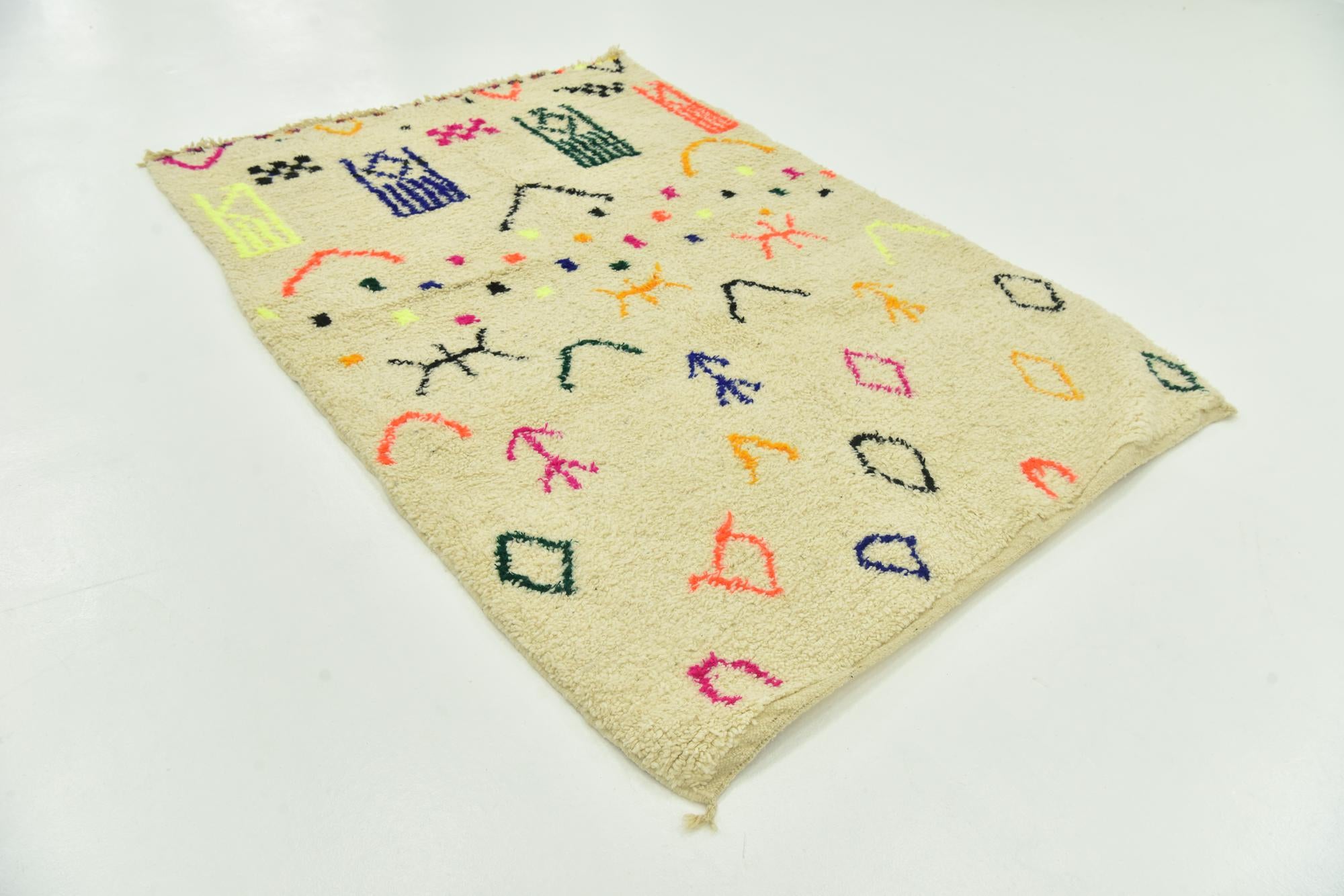 5' 4 x 7' 9 Hand Knotted Moroccan Wool Rug