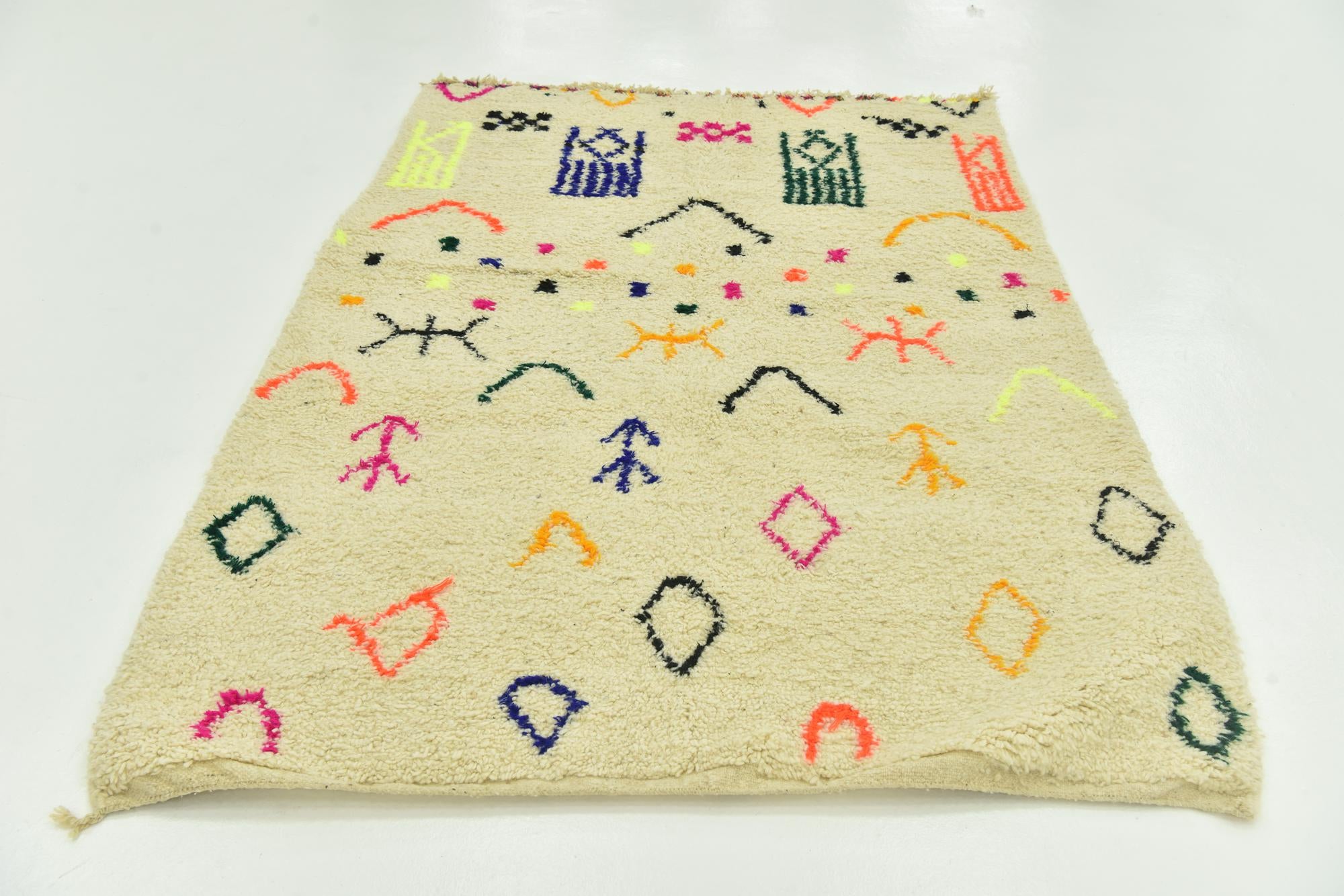 5' 4 x 7' 9 Hand Knotted Moroccan Wool Rug