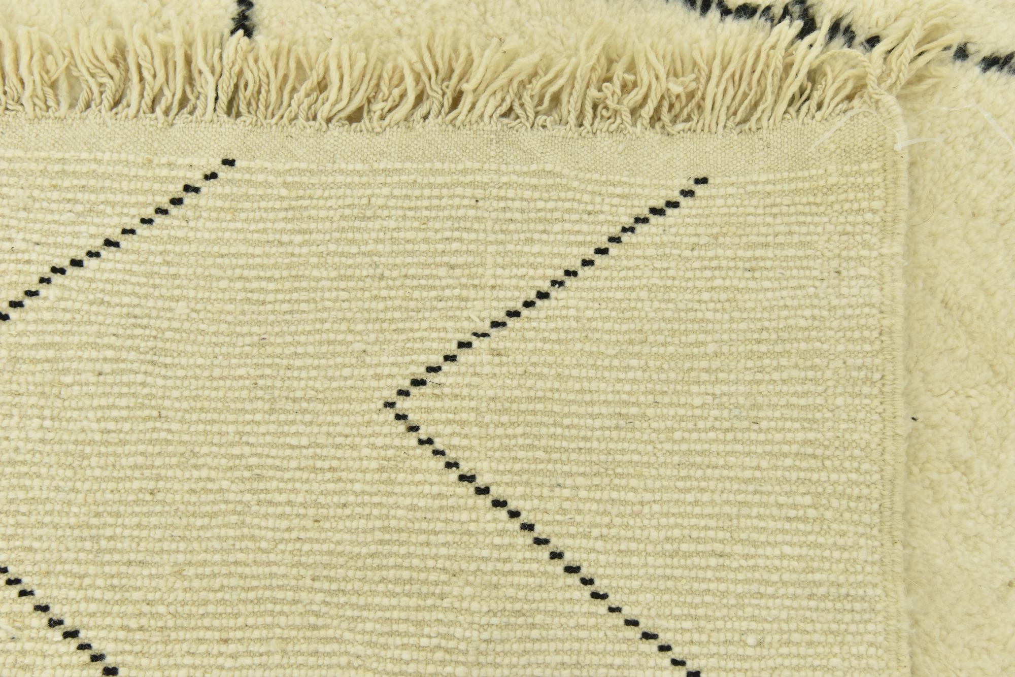 5' 1 x 7' 7 Hand Knotted Moroccan Wool Rug