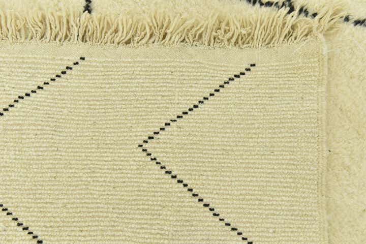 5' 1 x 7' 7 Hand Knotted Moroccan Wool Rug