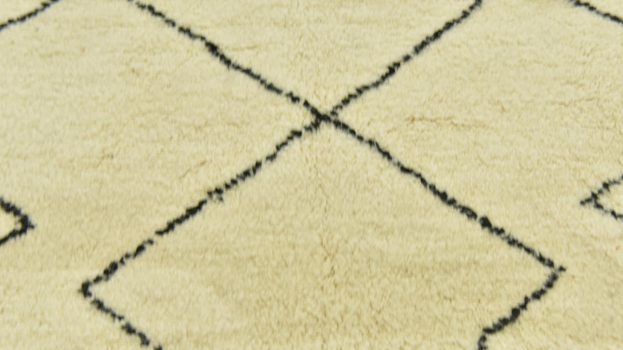 5' 1 x 7' 7 Hand Knotted Moroccan Wool Rug