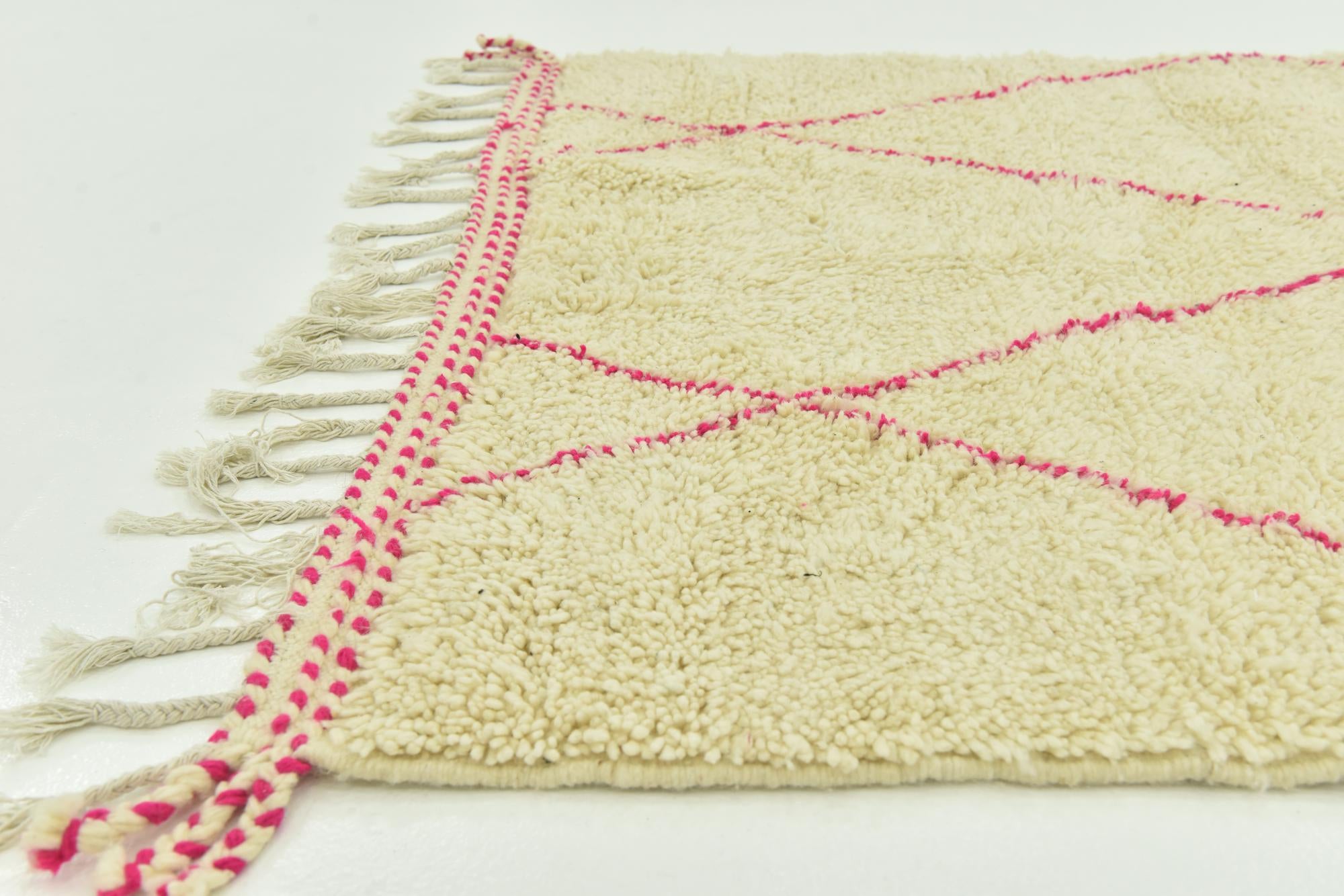 4' 10 x 8' Hand Knotted Moroccan Wool Rug