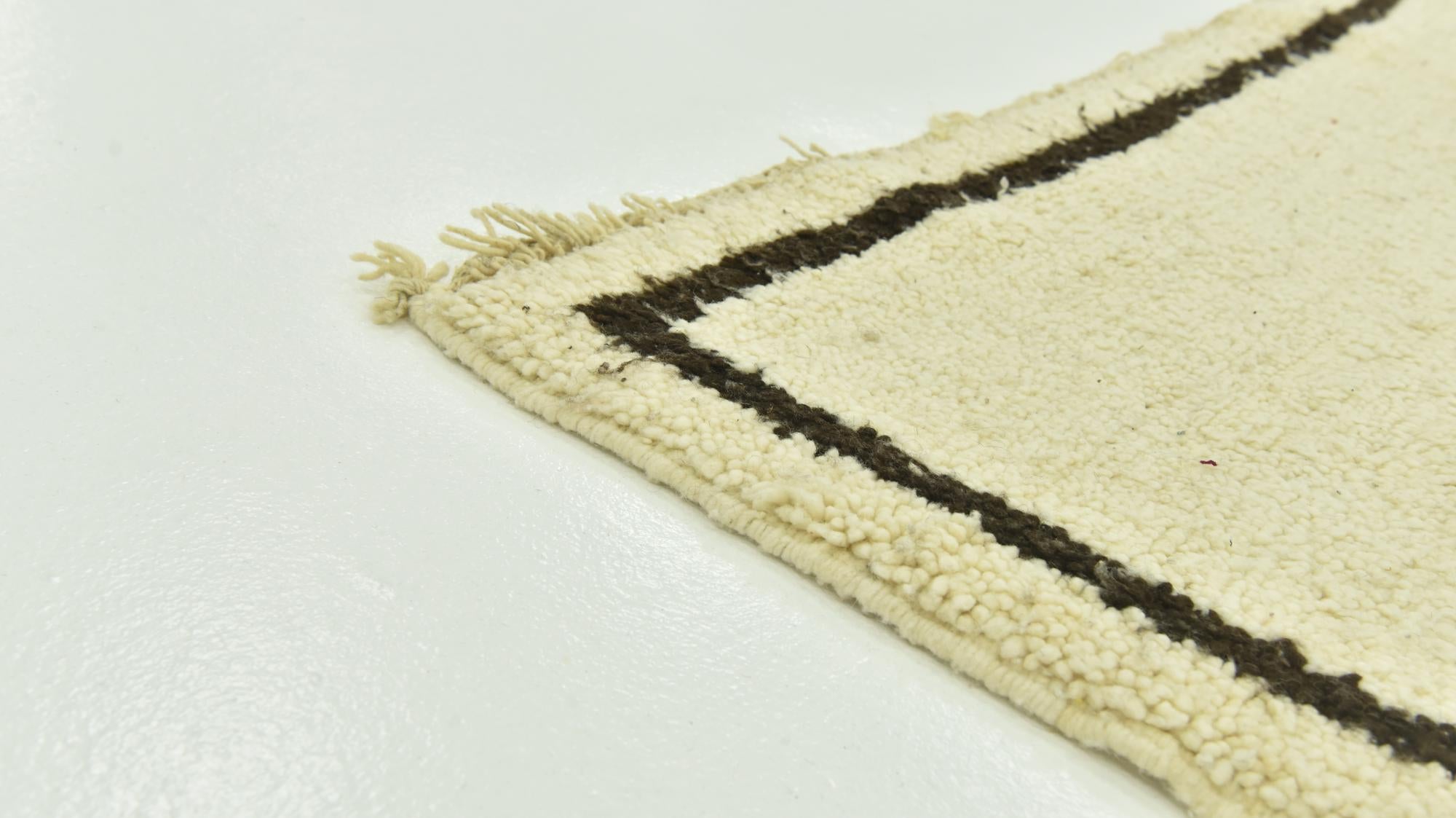 5' 5 x 8' 4 Hand Knotted Moroccan Wool Rug