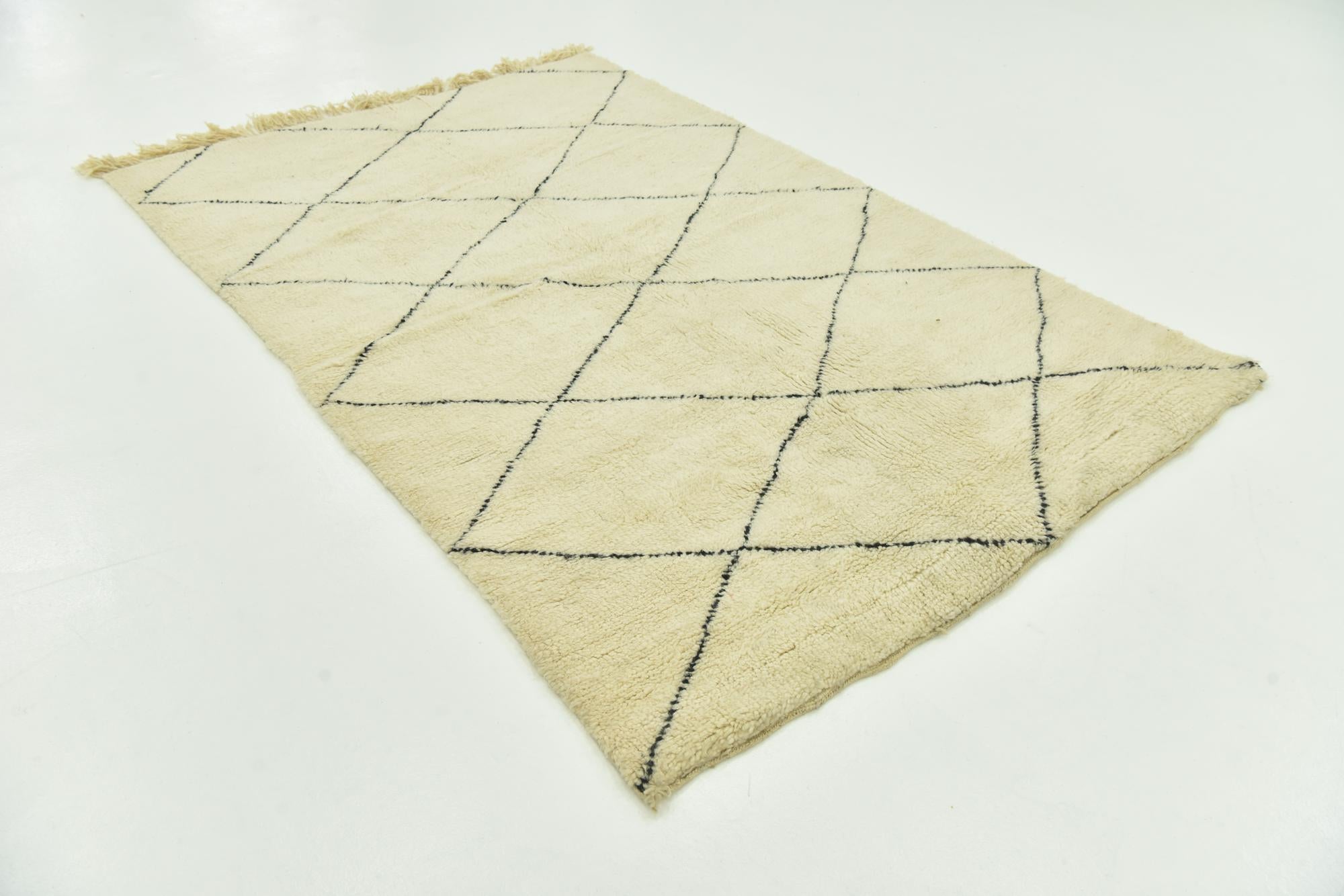 5' 3 x 8' 2 Hand Knotted Moroccan Wool Rug