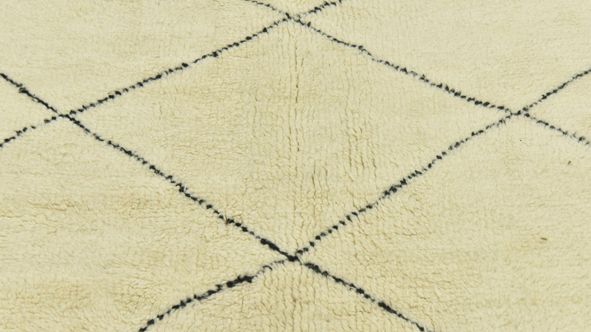 5' 3 x 8' 2 Hand Knotted Moroccan Wool Rug