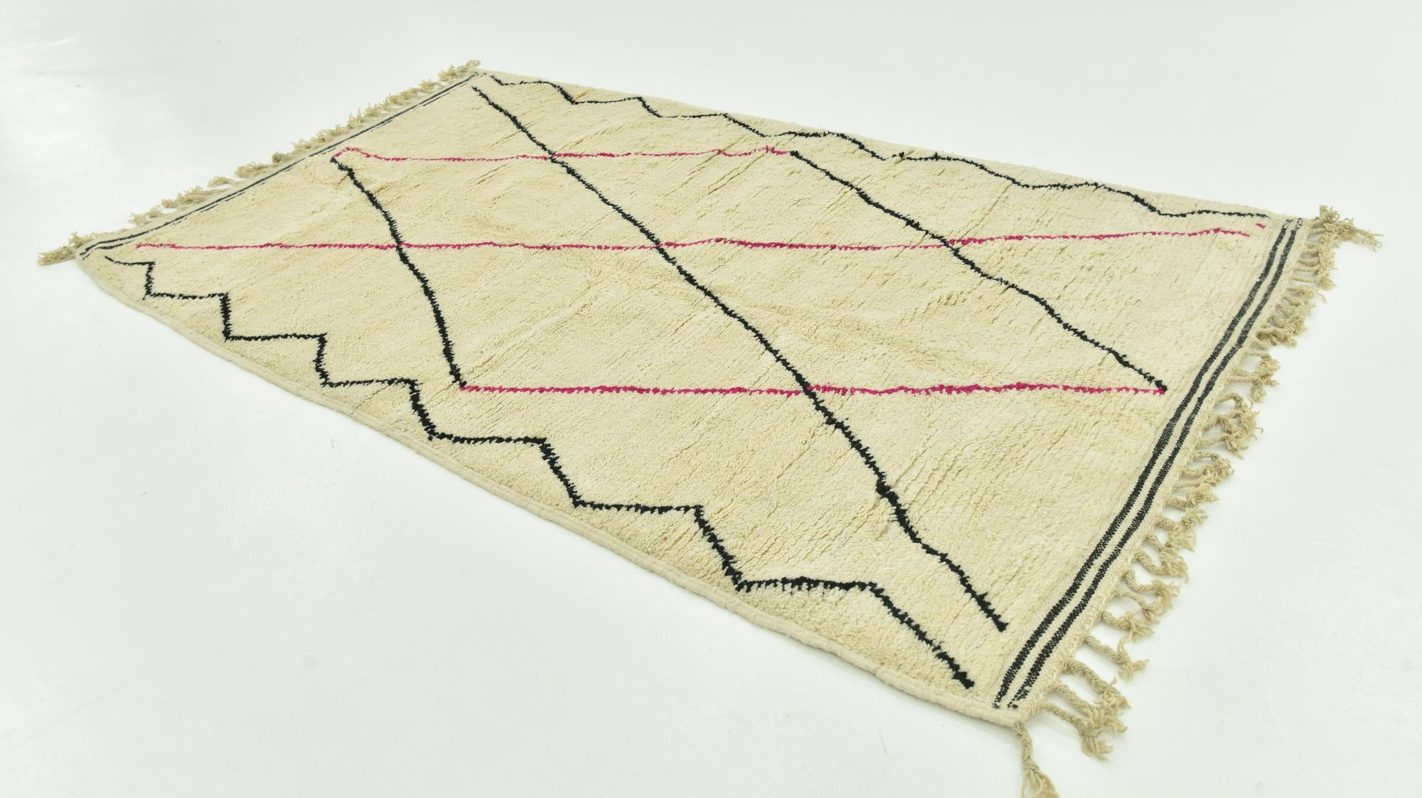 5' x 8' 8 Hand Knotted Moroccan Wool Rug