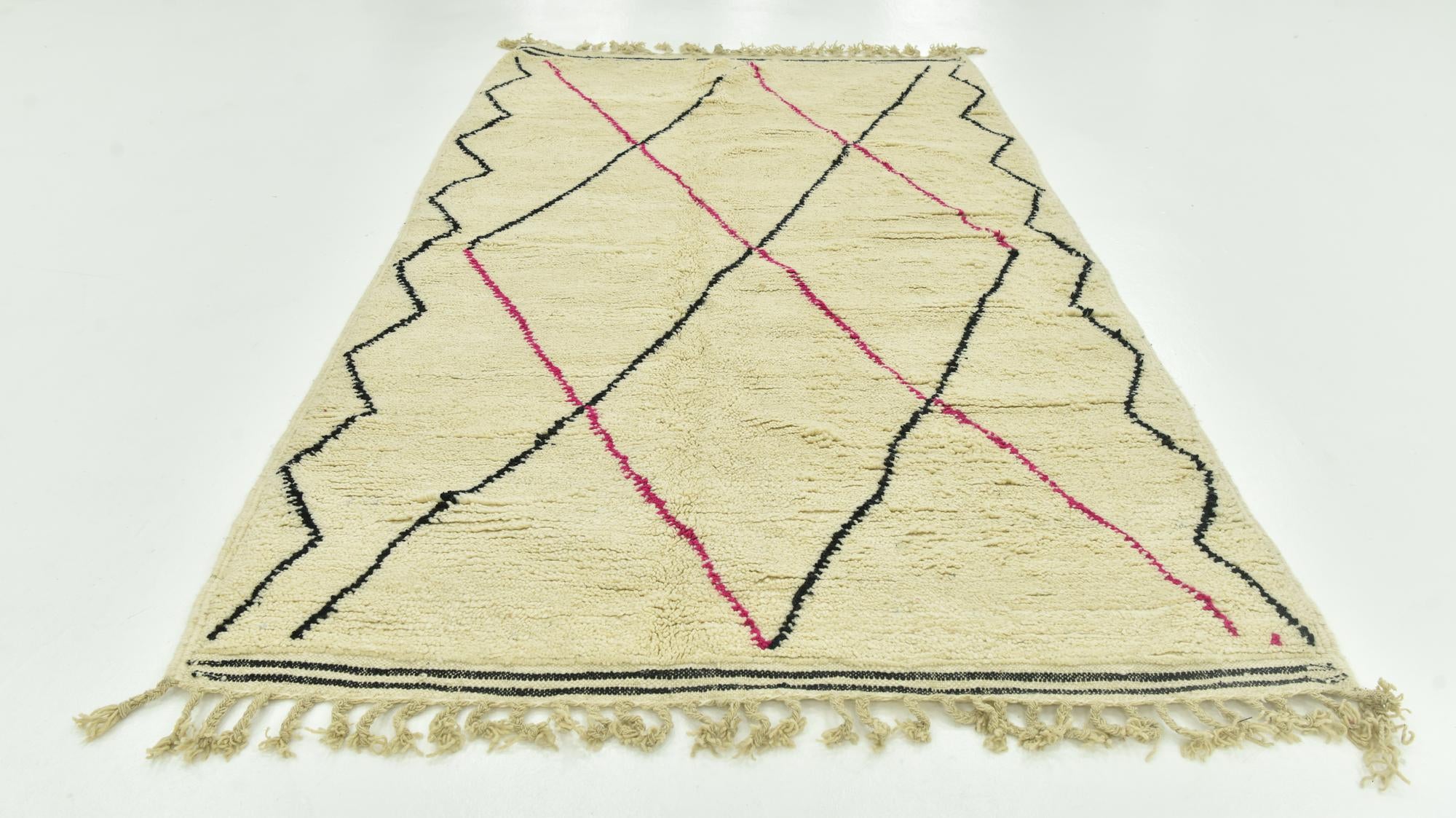 5' x 8' 8 Hand Knotted Moroccan Wool Rug