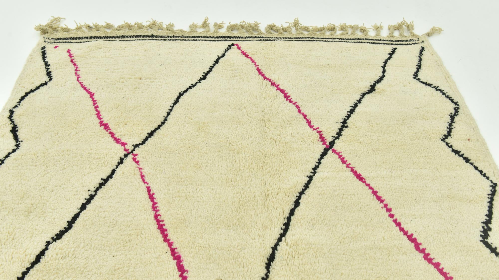 5' x 8' 8 Hand Knotted Moroccan Wool Rug