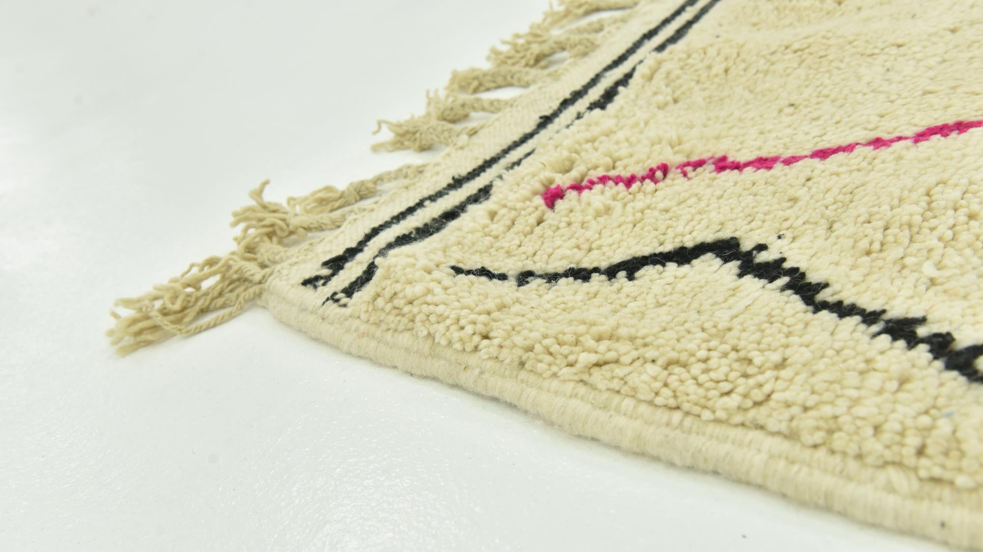 5' x 8' 8 Hand Knotted Moroccan Wool Rug
