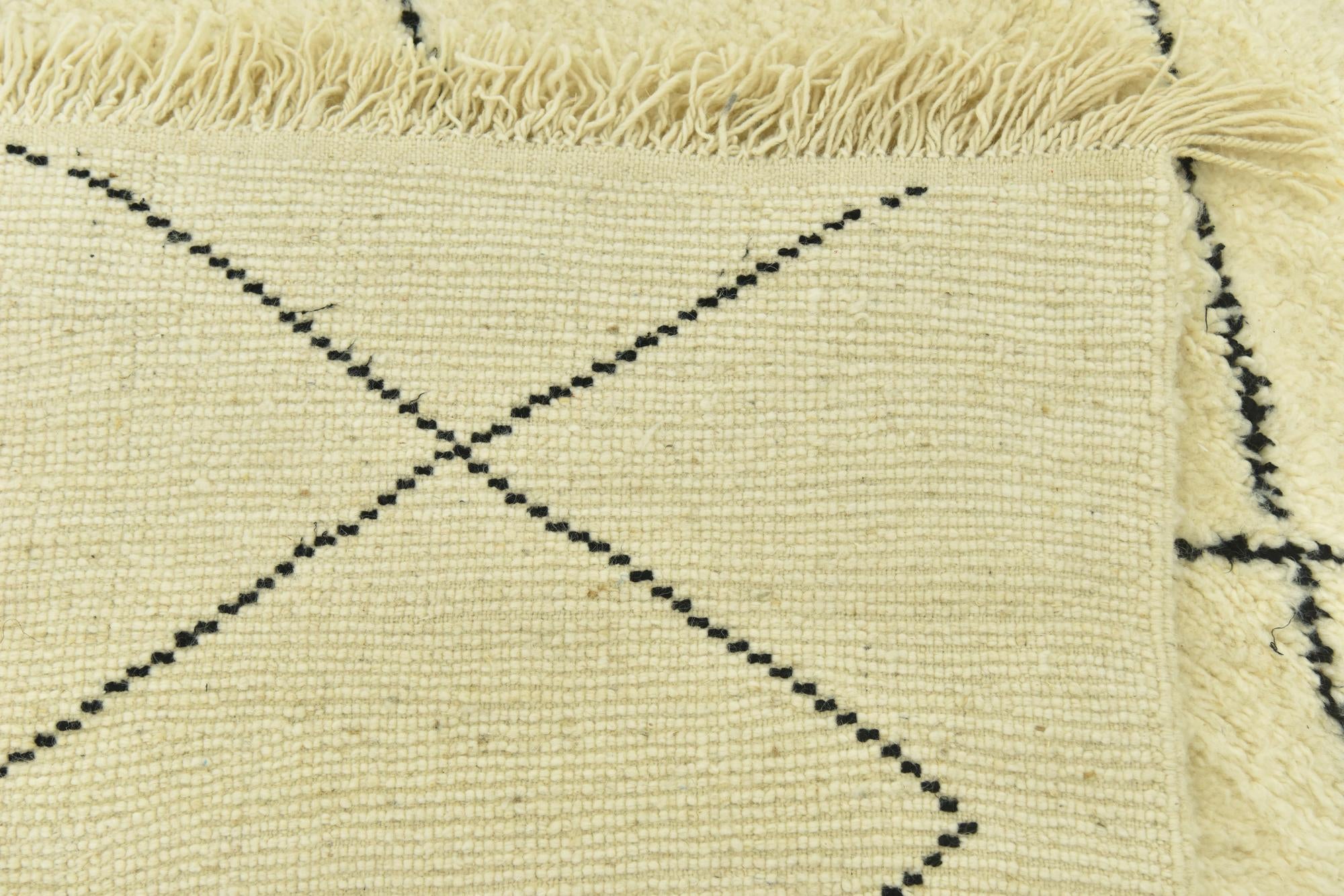 4' 9 x 8' 9 Hand Knotted Moroccan Wool Rug