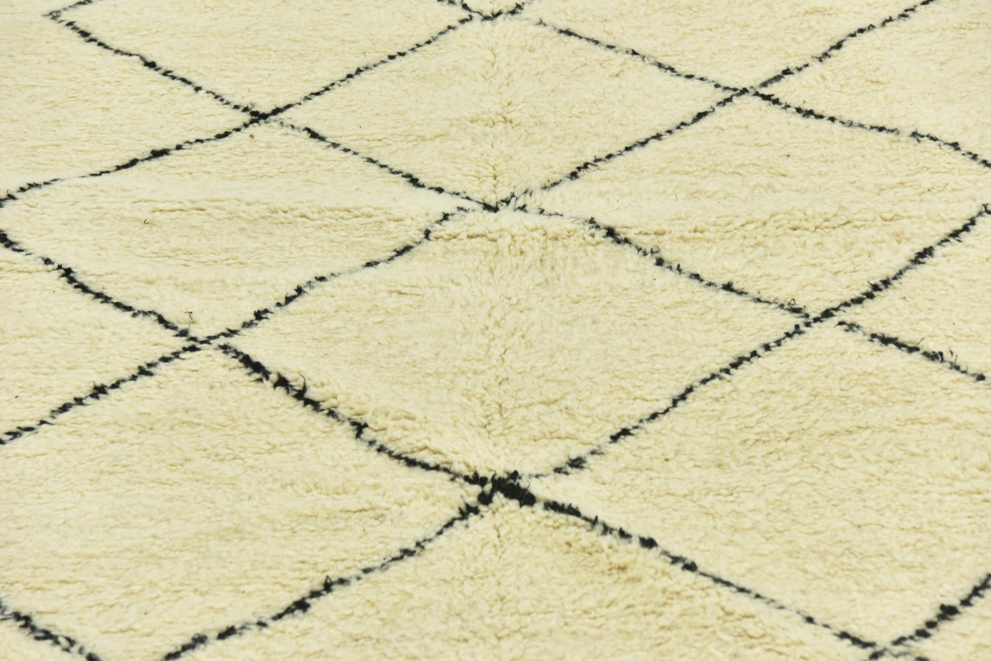 4' 9 x 8' 9 Hand Knotted Moroccan Wool Rug