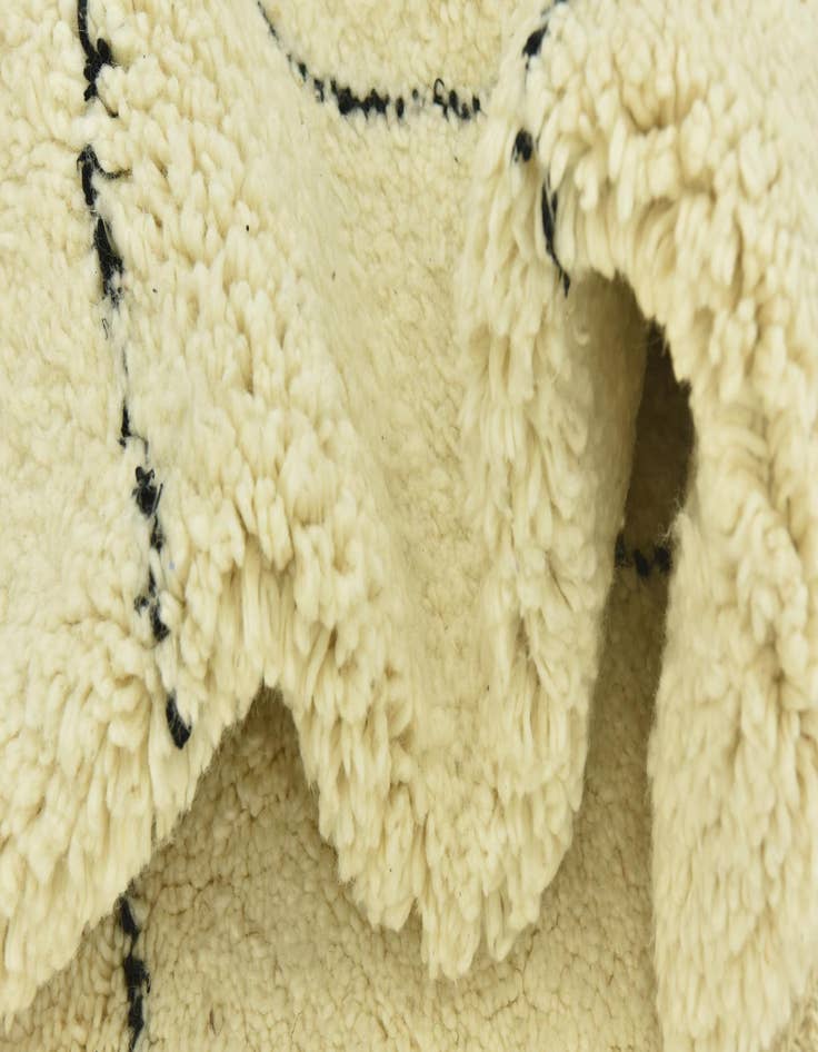 Detail image of 4' 10 x 7' 9  Hand Knotted Moroccan Wool Rug